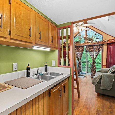 Cascades Inn Tiger Bagian luar foto