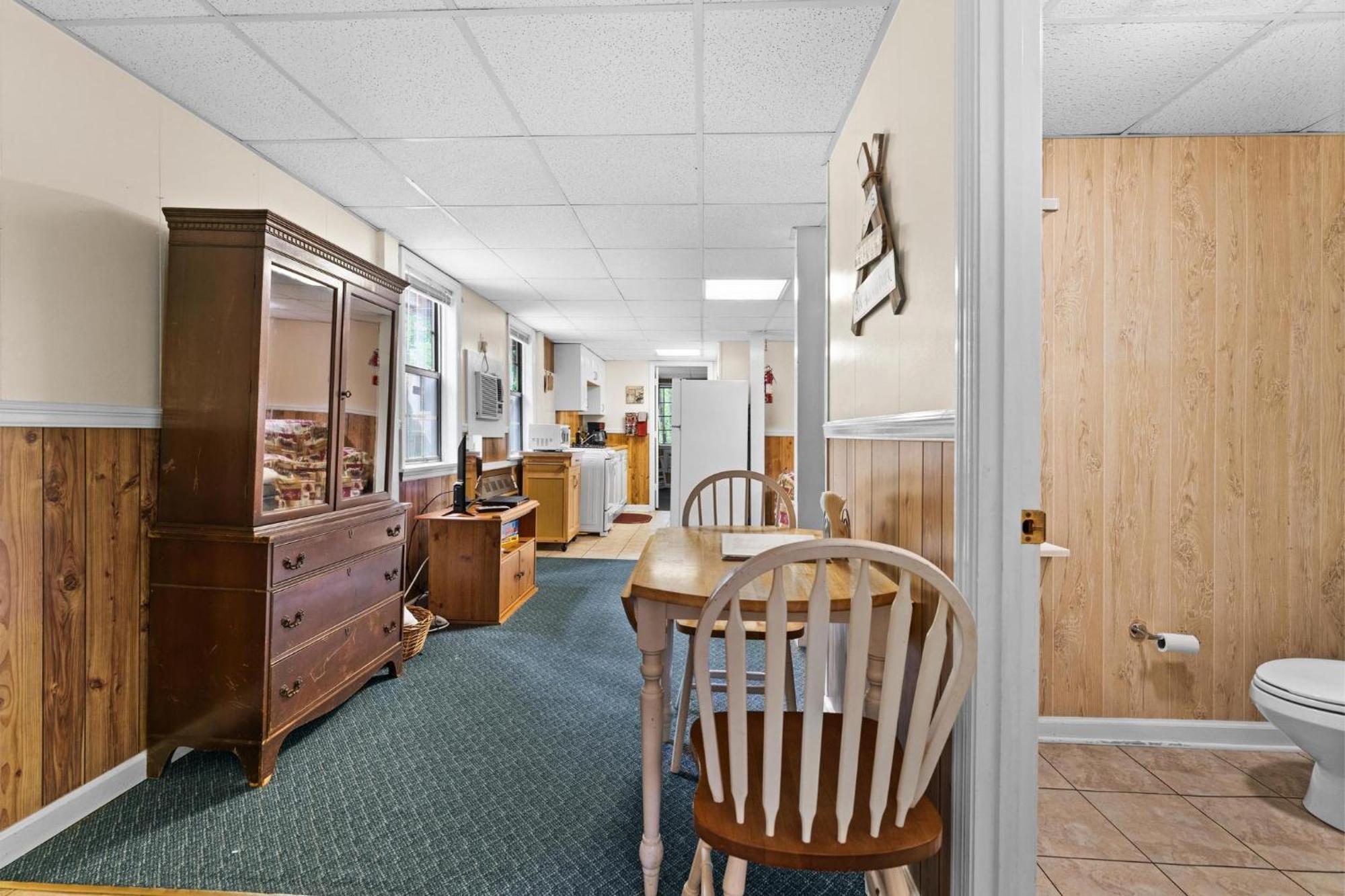 Cascades Inn Tiger Bagian luar foto