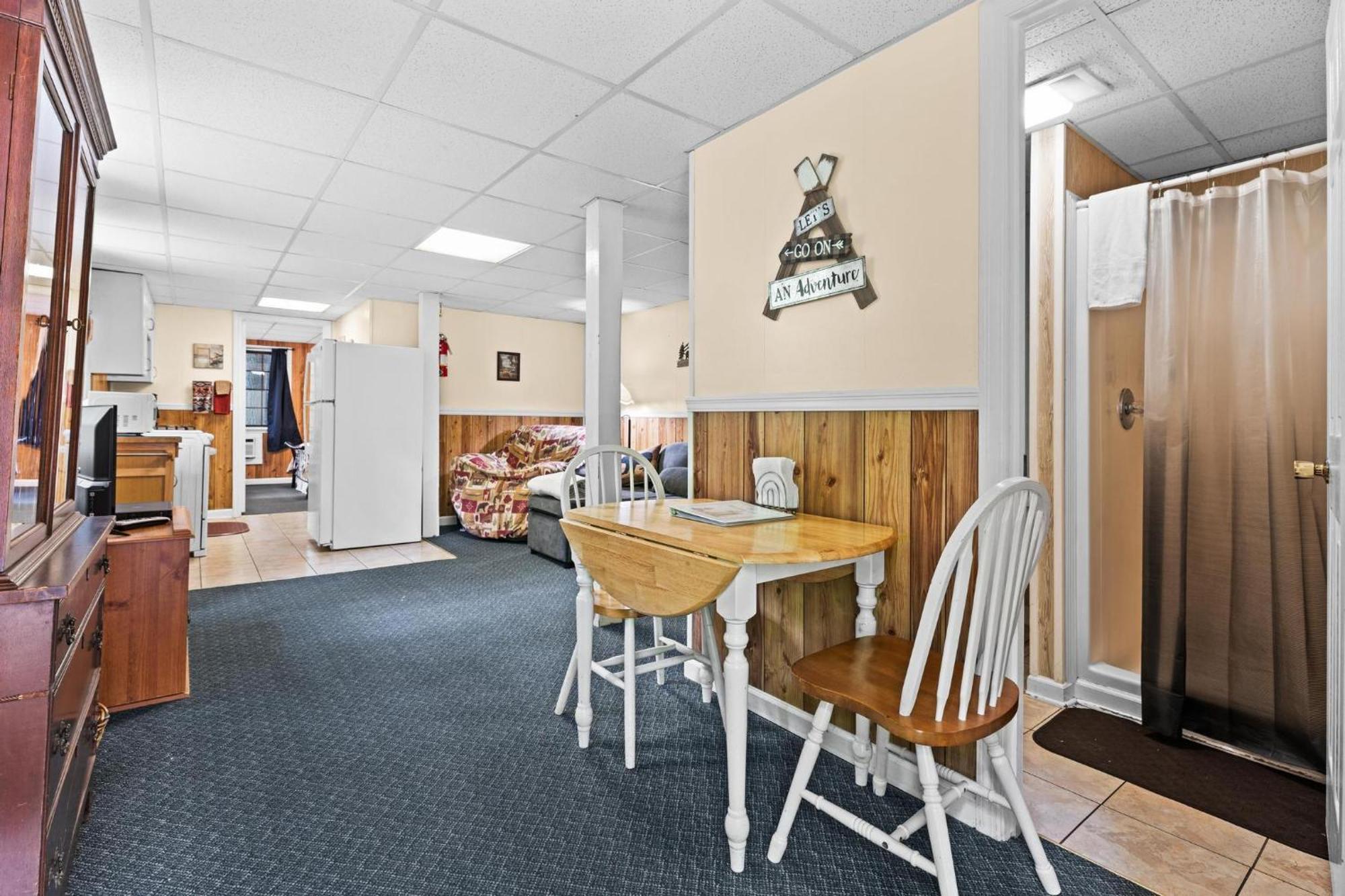 Cascades Inn Tiger Bagian luar foto