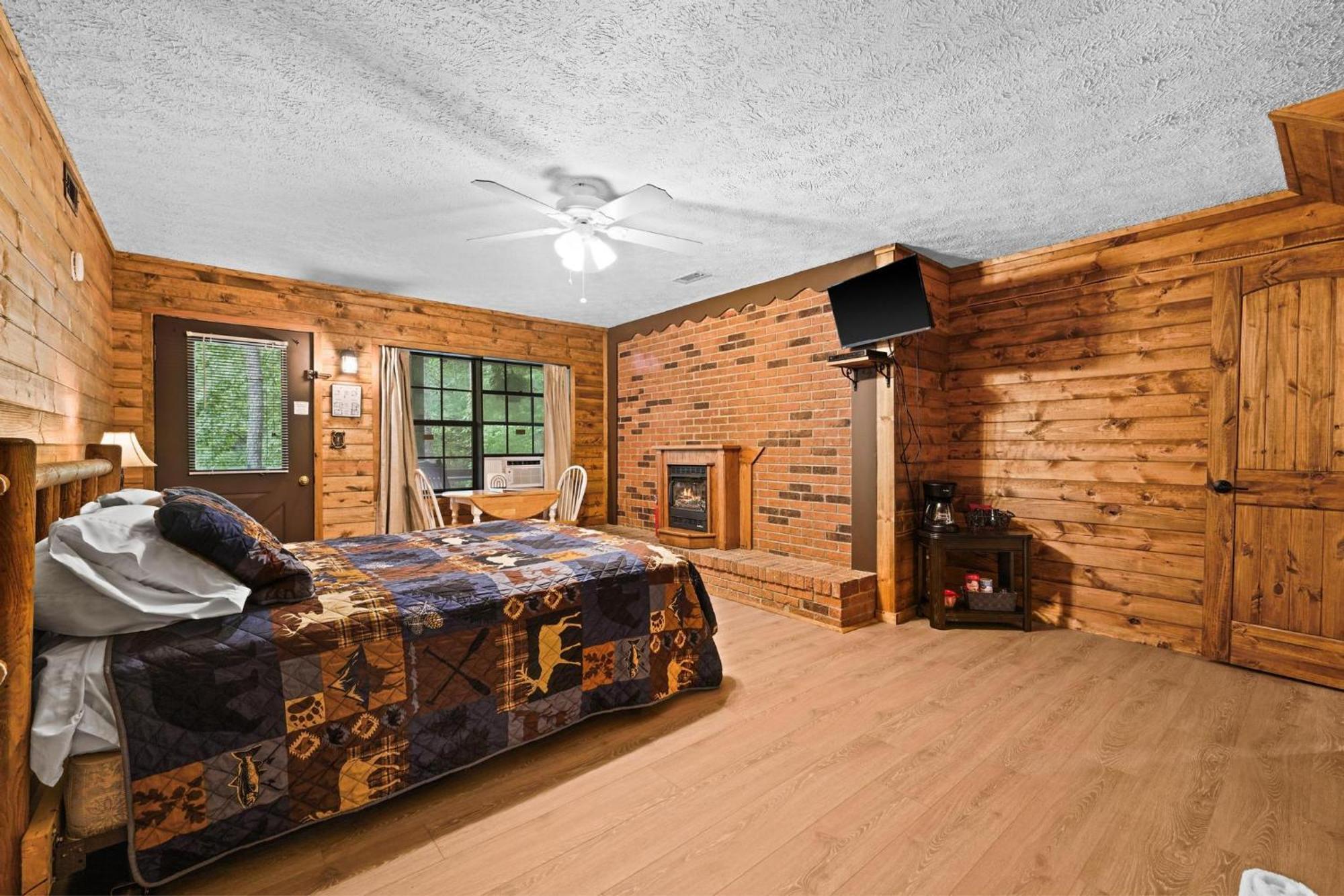 Cascades Inn Tiger Bagian luar foto