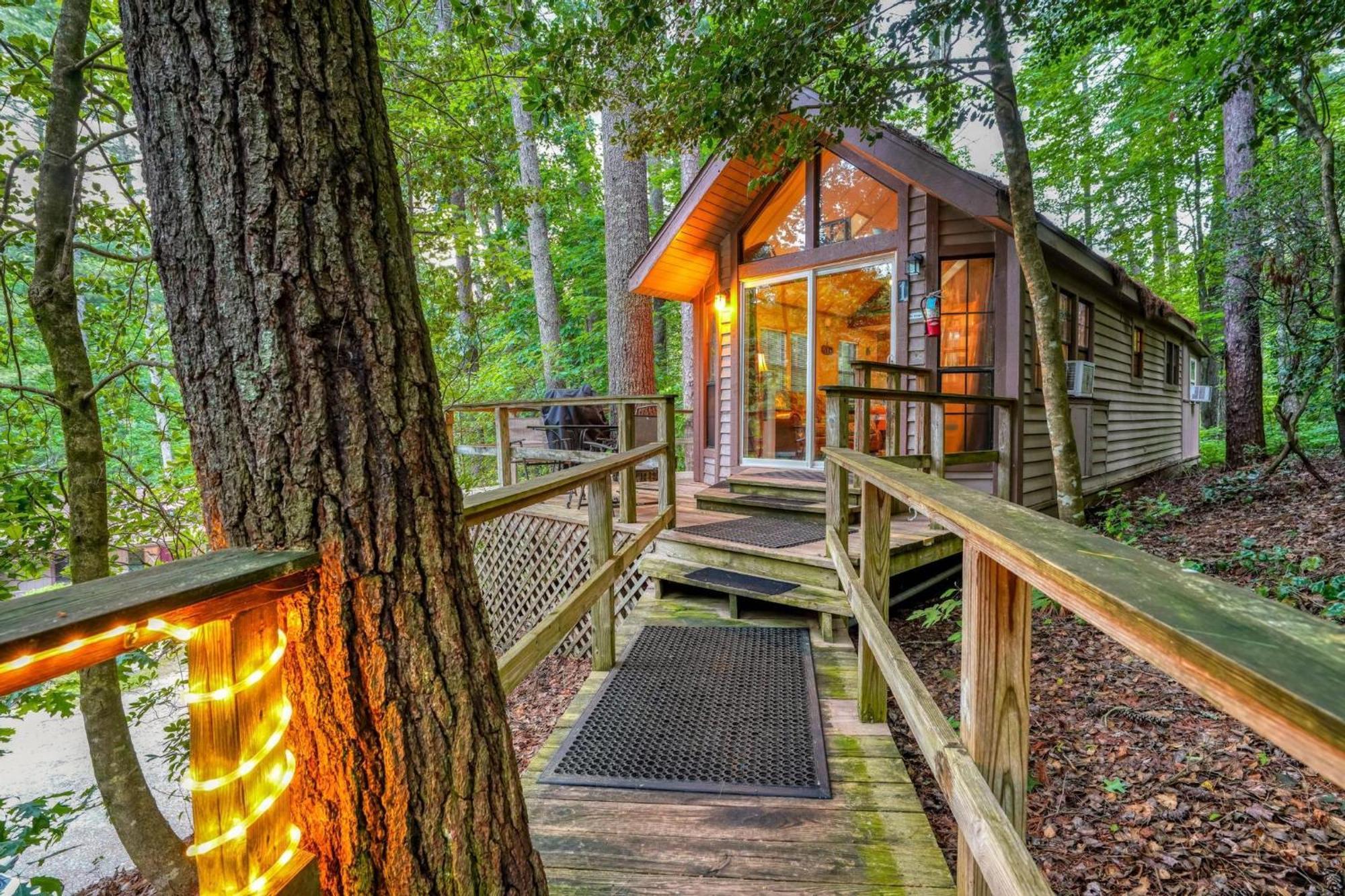 Cascades Inn Tiger Bagian luar foto